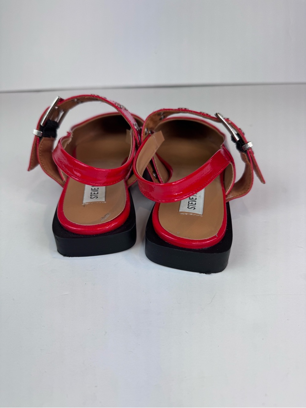 NEW Steve Madden Smokee Buckle Slingback Red Flats Pointed Toe Grommets Size 8 - Picture 6 of 12